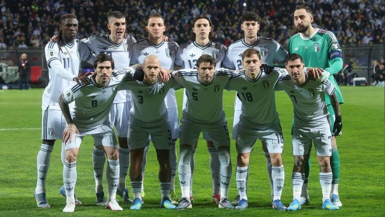 apa julukan tim nasional sepak bola italia